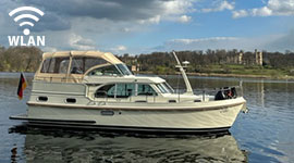 Linssen GS 35 AC »Vaiana« in Fahrt von links nach rechts